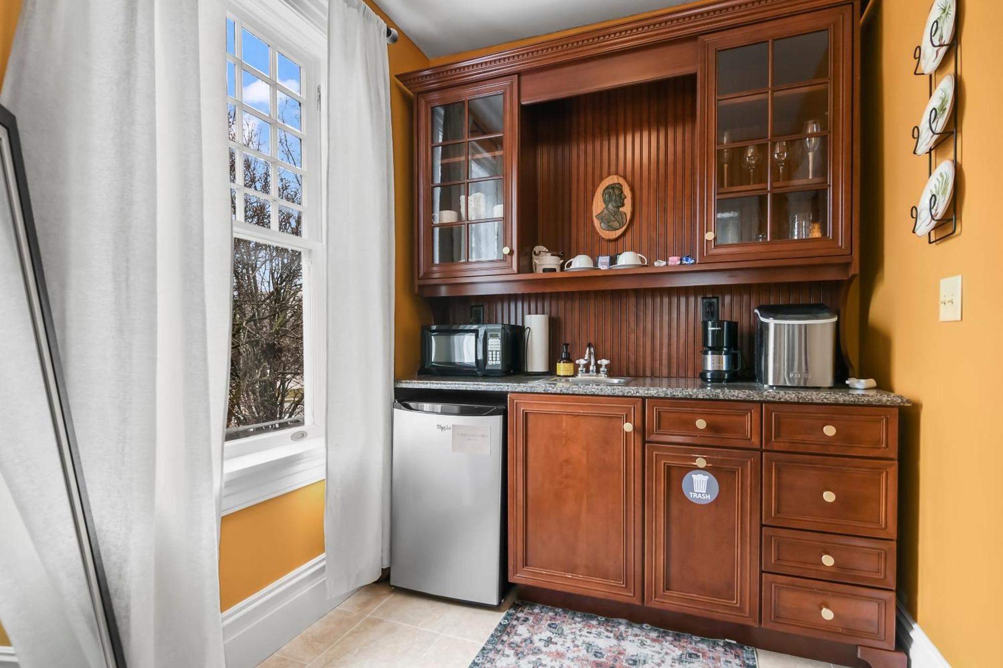 The Pasfield House Guest house *