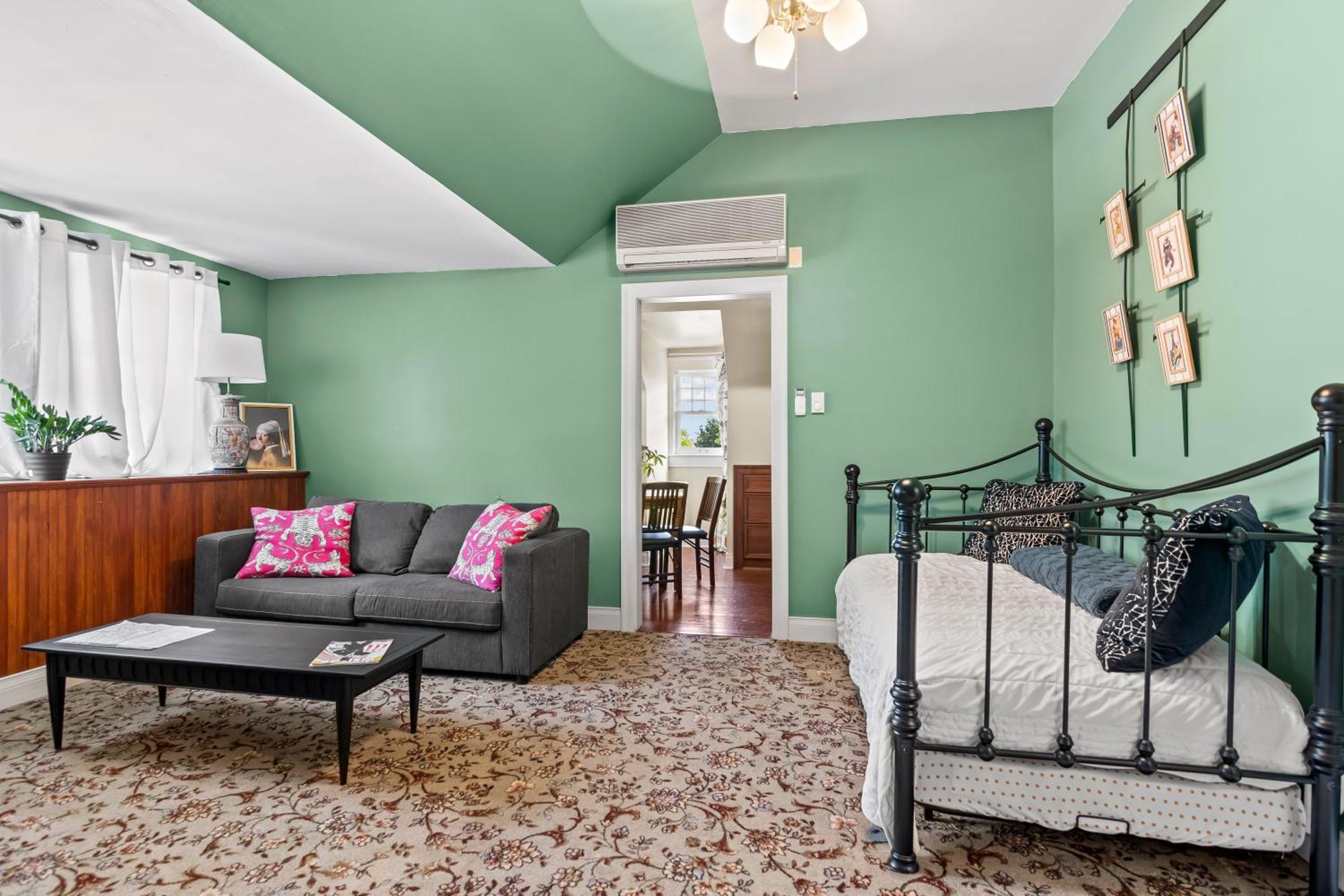The Pasfield House Guest house